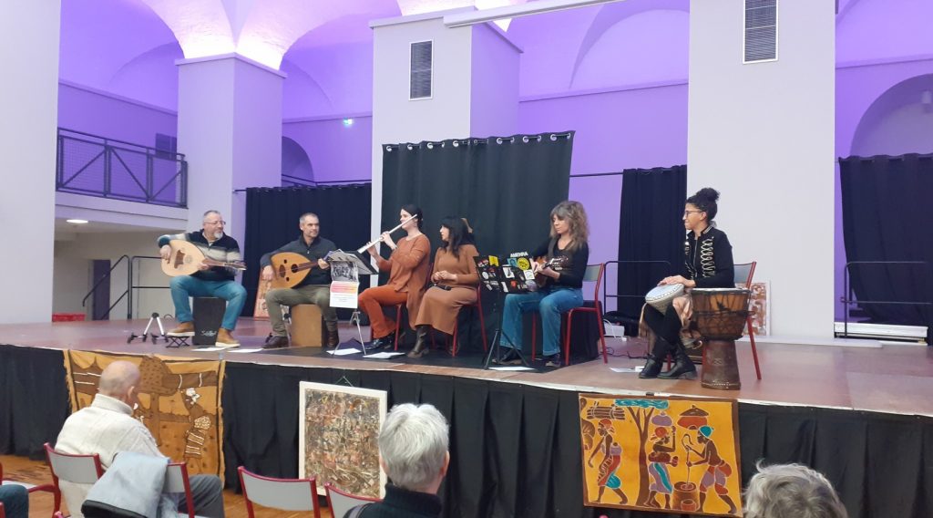 marché du monde solidaire 2025. Musiques traditionnelles du monde.